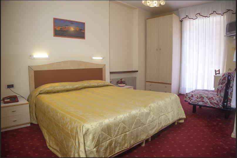 Hotel Venezia Рокка-Пьеторе Экстерьер фото